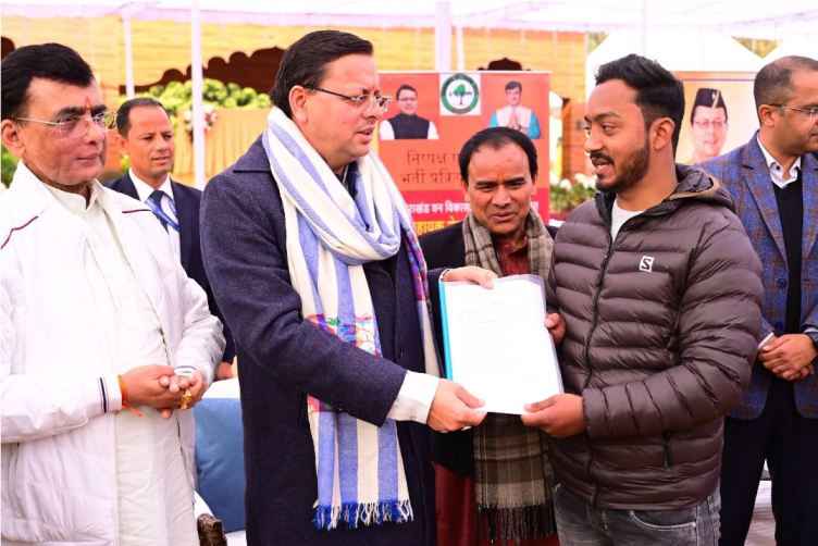 उत्तराखण्ड वन विकास निगम और उच्च शिक्षा विभाग के सहायक लेखाकारों को नियुक्ति पत्र प्रदान किये मुख्यमंत्री पुष्कर सिंह धामी ने