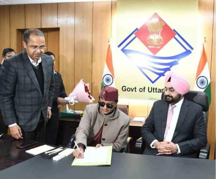 सचिवालय स्थित मुख्य सचिव कार्यालय में पदभार ग्रहण किया नवनियुक्त मुख्य सचिव राधा रतूड़ी ने