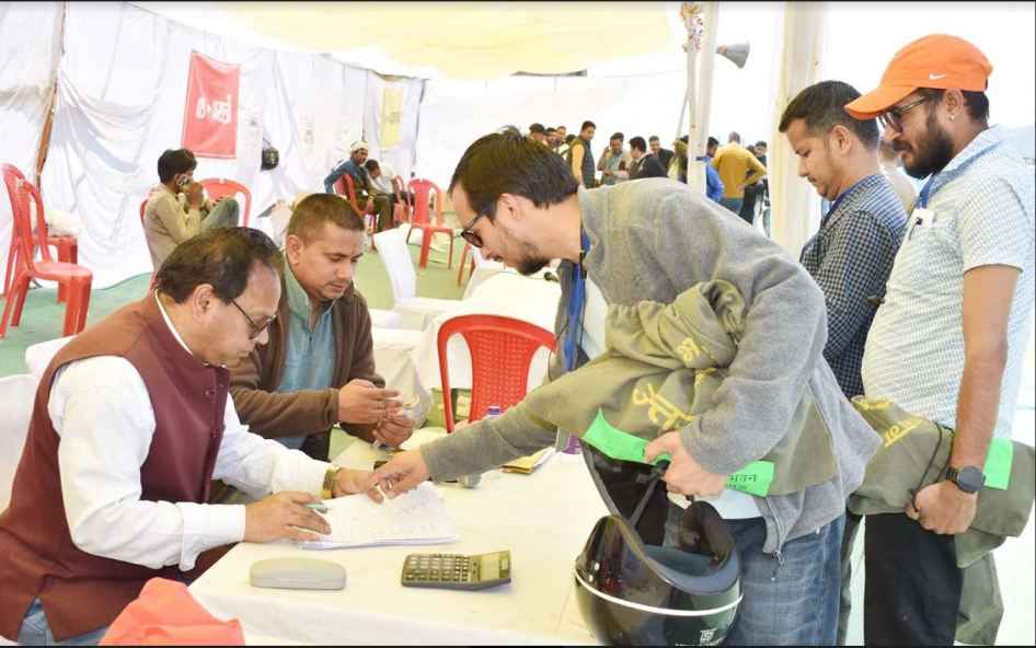 चमोली: पारदर्शी एवं निष्पक्ष चुनाव के लिए चमोली में 303 बूथों पर होगी वेबकास्टिंग