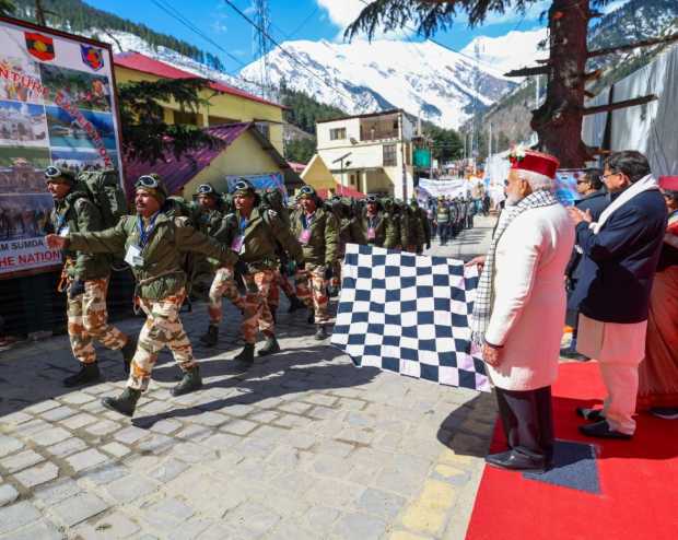 प्रधानमंत्री ने शीतकालीन पर्यटन के साथ शीतकालीन साहसिक खेलों को दिया बढ़ावा।