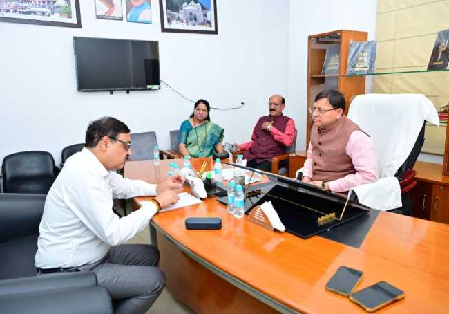 ऋषिकेश: चारधाम यात्रा ट्रांजिट कैंप का किया औचक निरीक्षण CM धामी ने